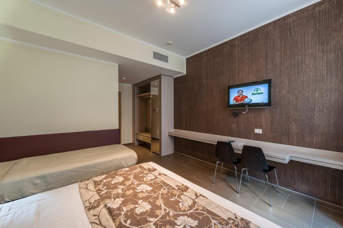 Hotel California Roma