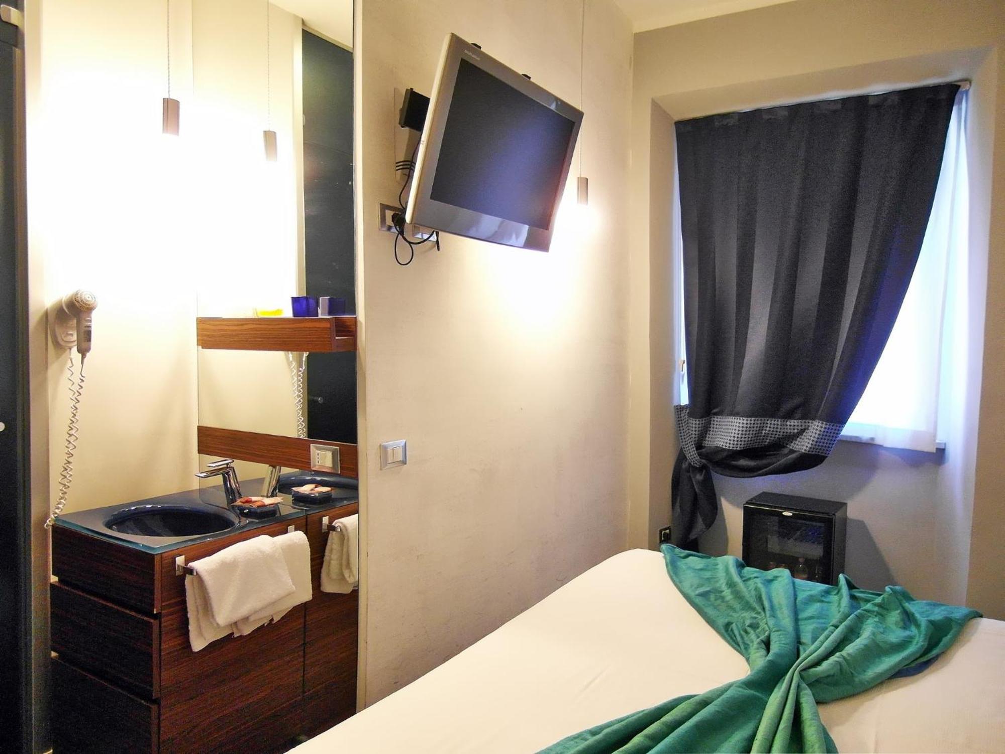 California Hotel 3*