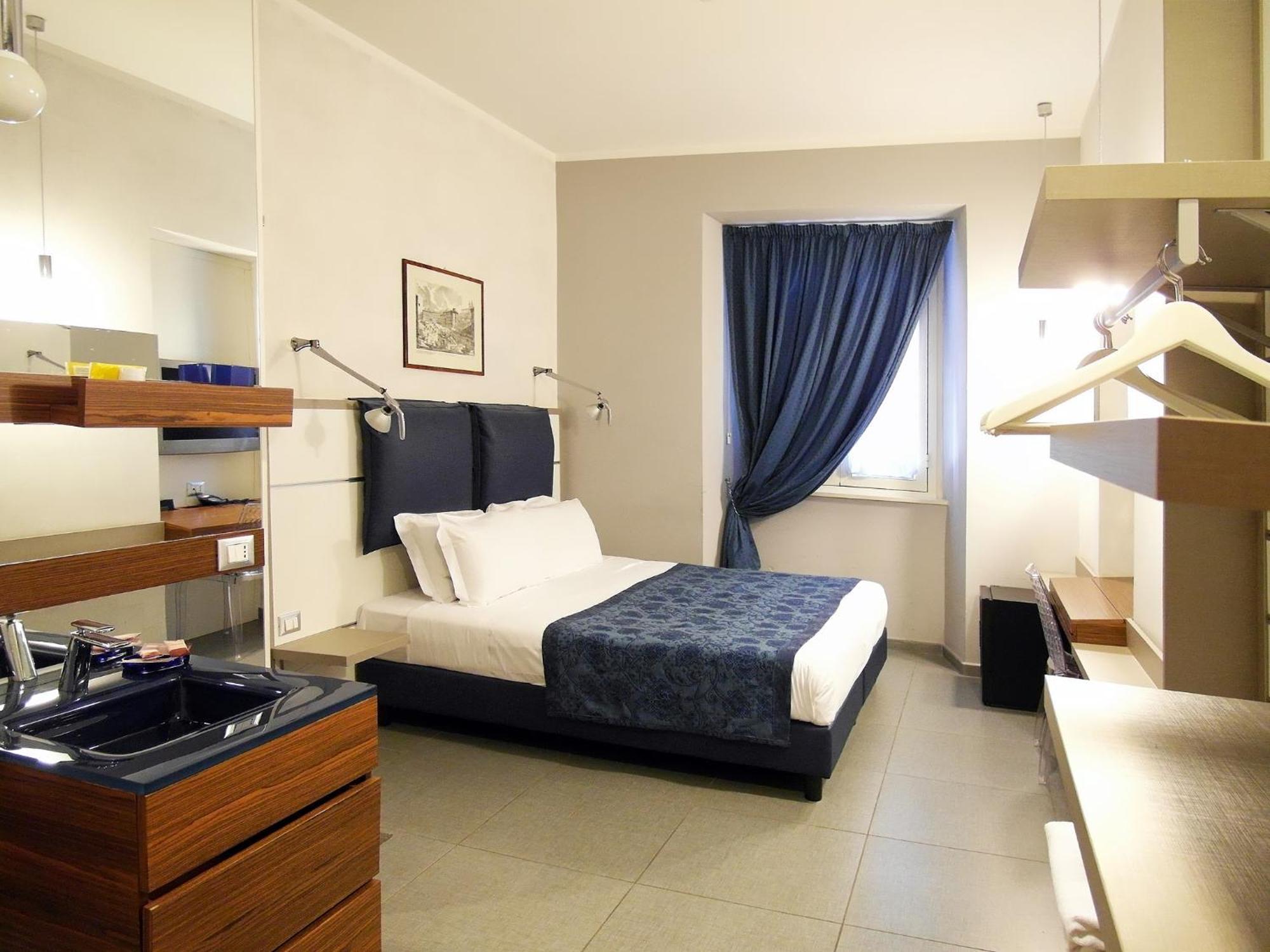 Hotel California 3*